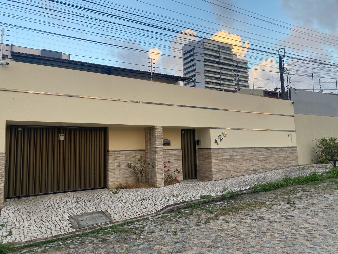 Casa Condomínio